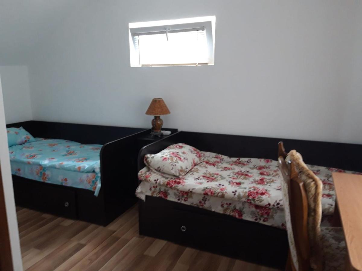 Cazare Adela Horezu Bagian luar foto