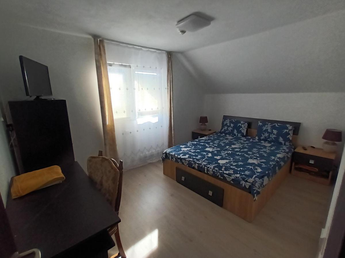 Cazare Adela Horezu Bagian luar foto